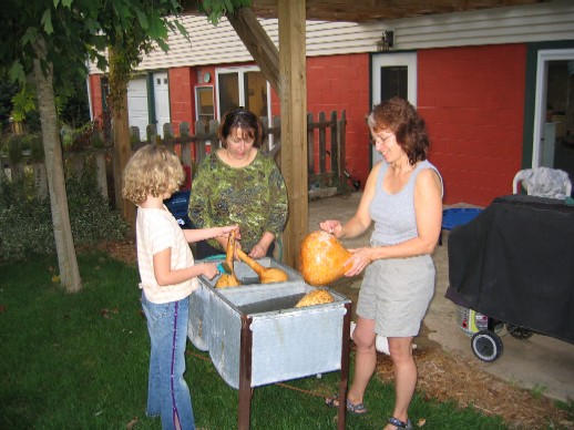 Washing Gourds